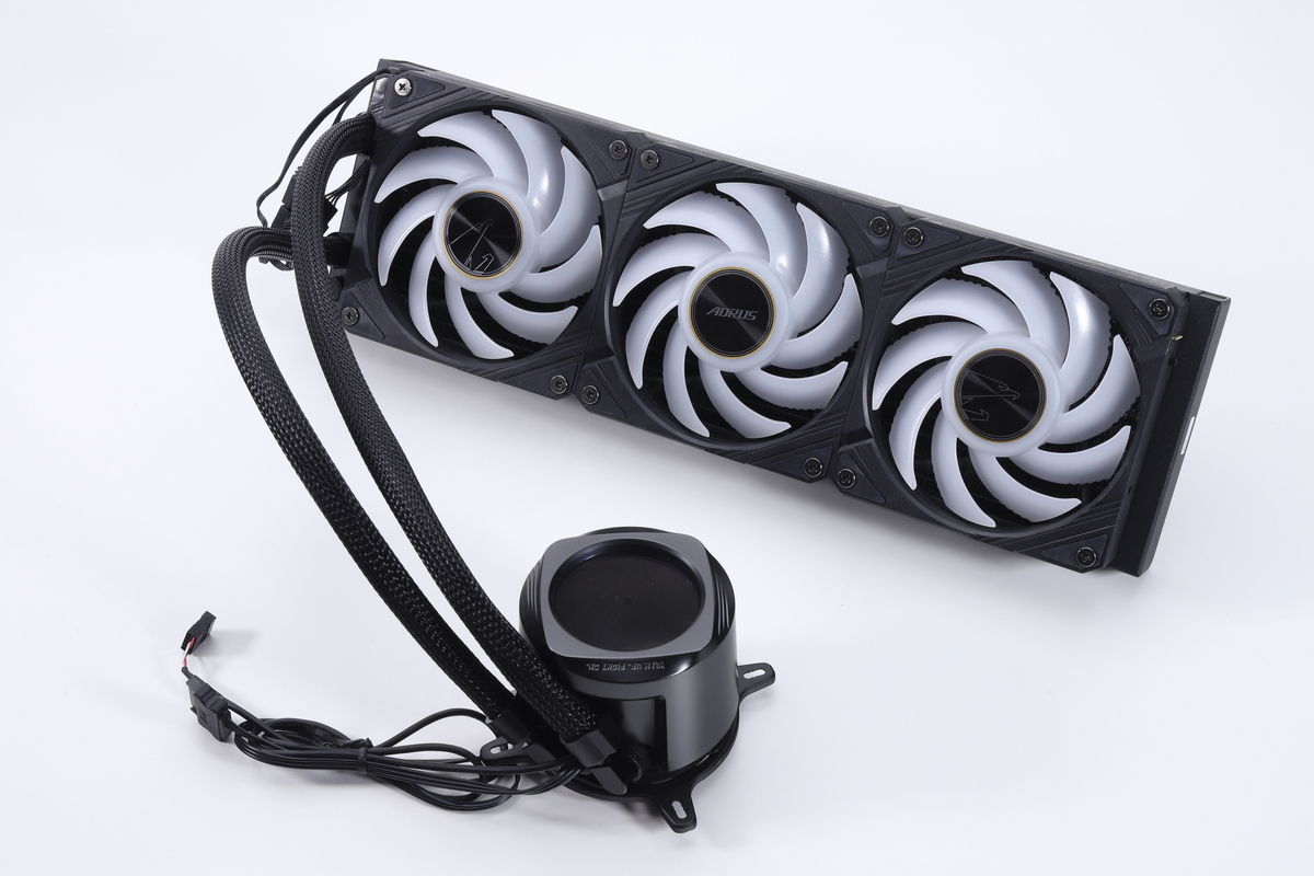GIGABYTEの360mmオールインワン水冷クーラー「AORUS WATERFORCE X II 360」