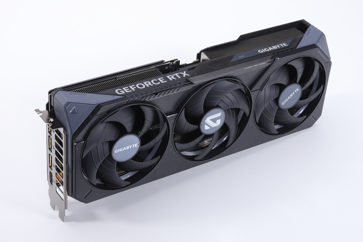 GIGABYTEのGeForce RTX 5070搭載ビデオカード「GeForce RTX 5070 GAMING OC 12G」