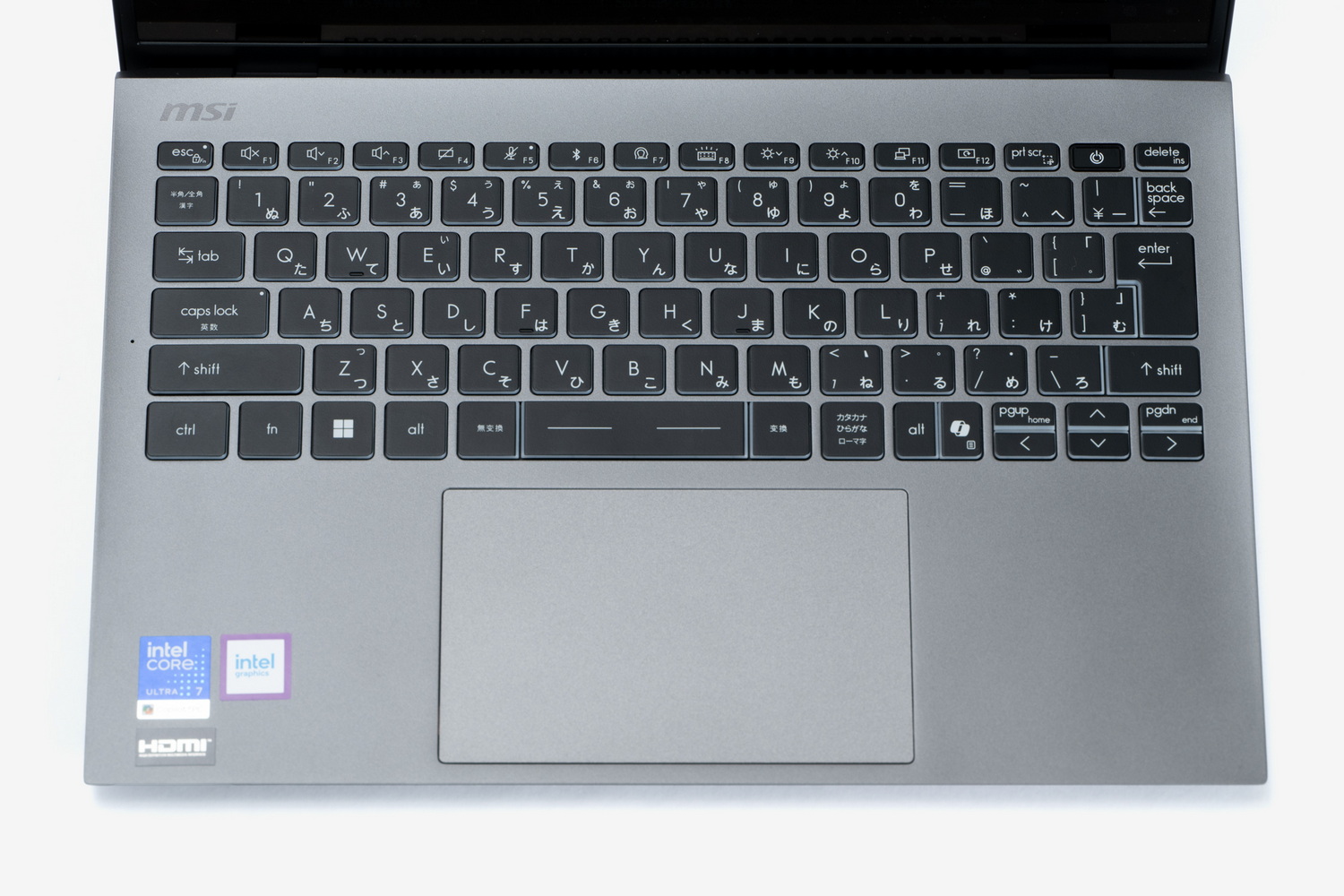 打ちにくいキーの少ないレイアウトのキーボード。ほどよく光るバックライトを内蔵