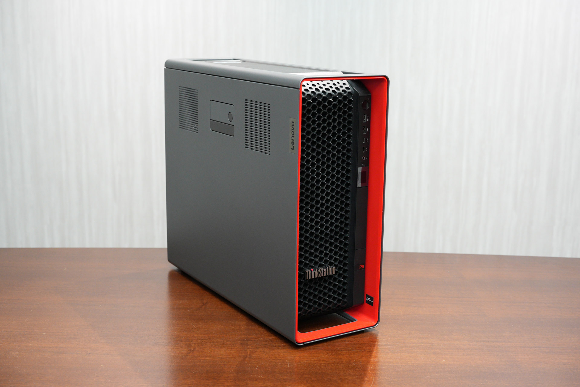 Lenovo ThinkStation P8