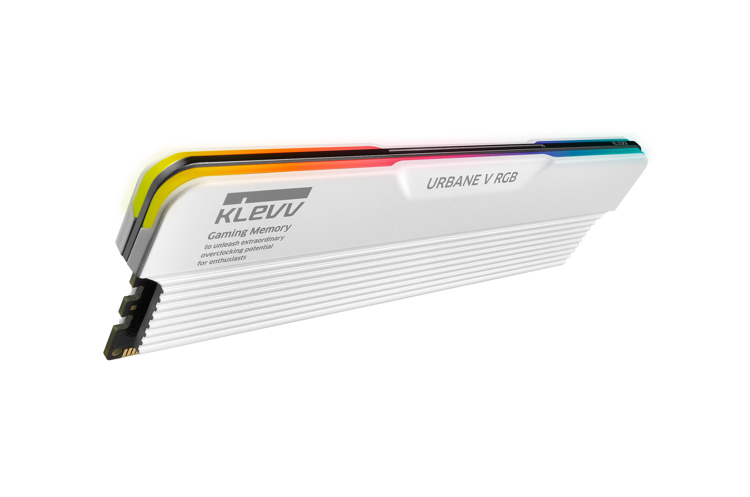 「URBANE V RGB」。RGB LEDを搭載するオーバークロックメモリ。ラインナップは動作クロック6,000MHz～8,400MHzの8種類(容量ラインナップはクロックにより異なる)、ジェットブラックとブリリアントホワイトのカラーバリエーションを用意。丸みを帯びた形状と華美になり過ぎないLEDを内蔵し、高さを42.5mmに抑えたヒートシンクを採用