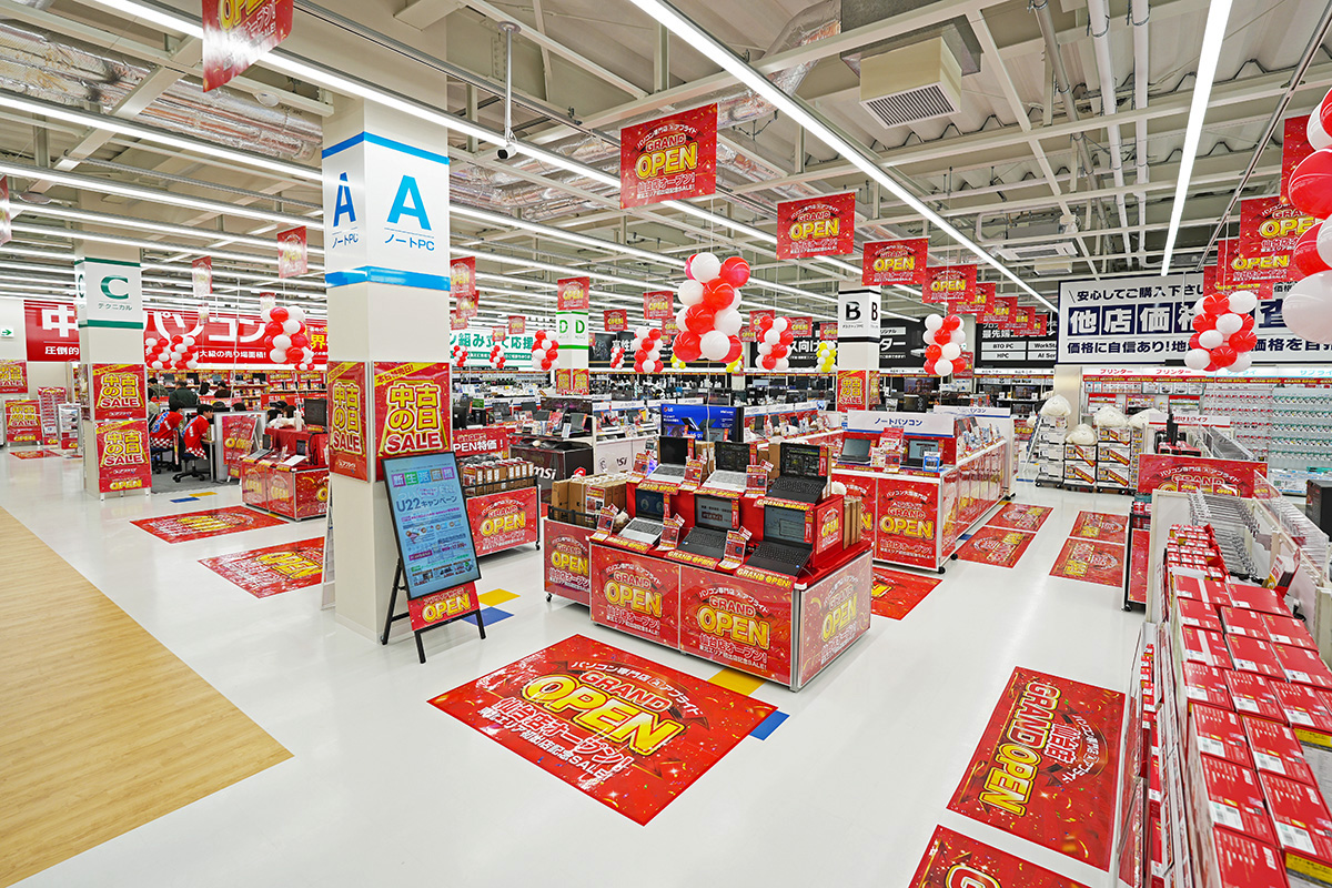 明るく広い店内、アプライドの店舗を知っている人であれば入店直後にアプライドらしさを感じるはず