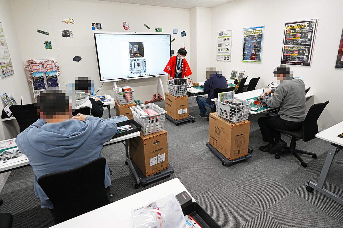 自作パソコン組立イベントは店舗内のセミナールームで行われた