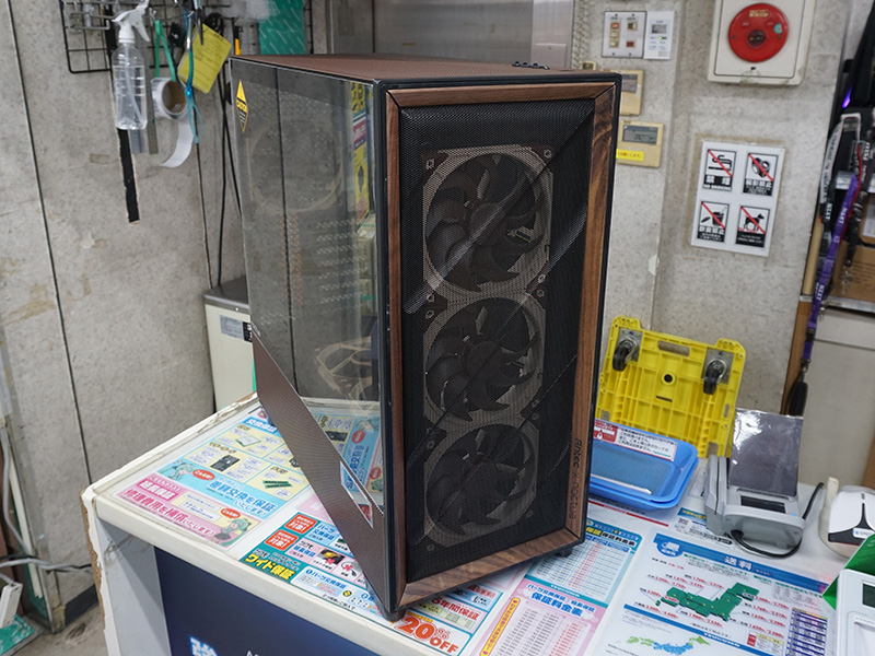 「Antec Flux Pro Noctua Edition」