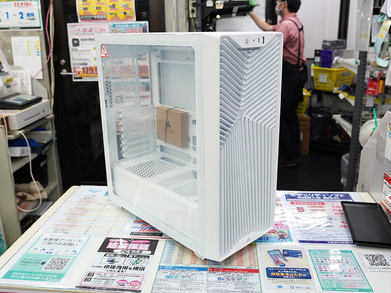 「3200D RS ARGB White」