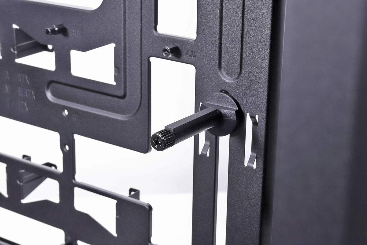 ビデオカードの自重による変形を抑制する「GPUアンチサグスタビライゼーションアーム」を標準で装備