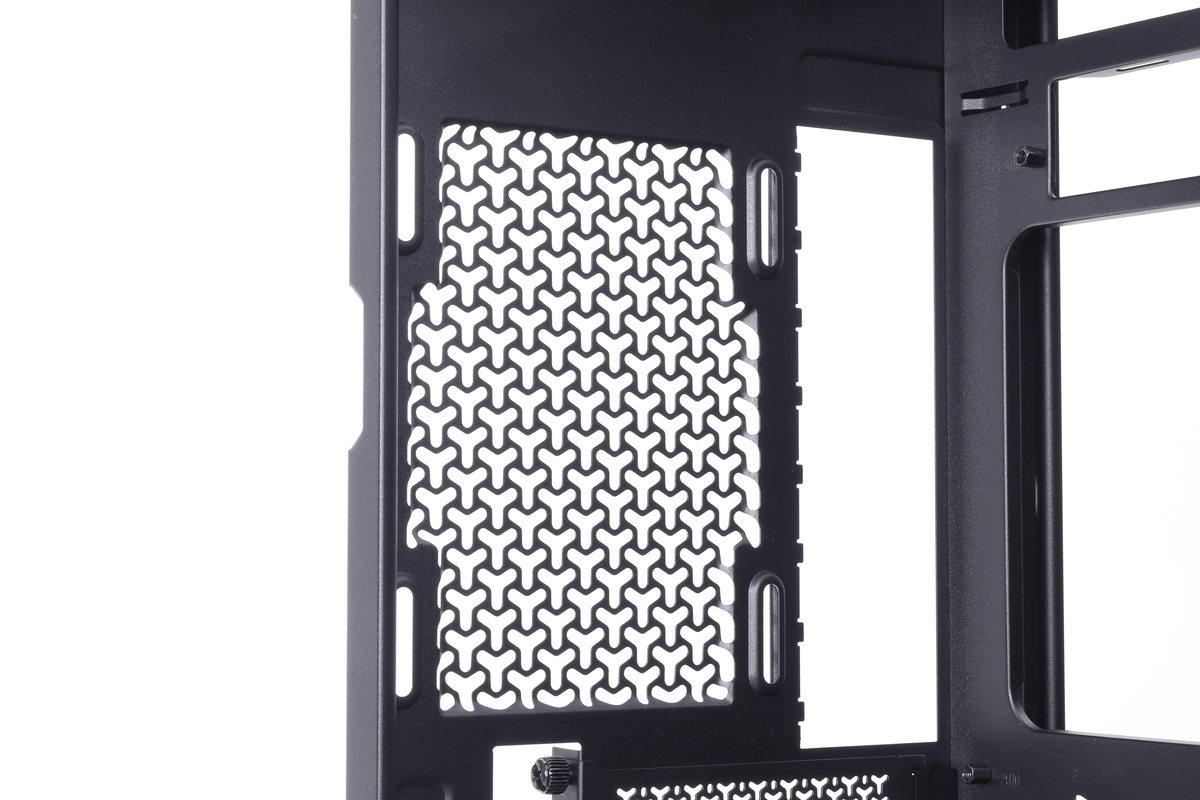 背面のファンマウント。120mmファンを1基搭載できる