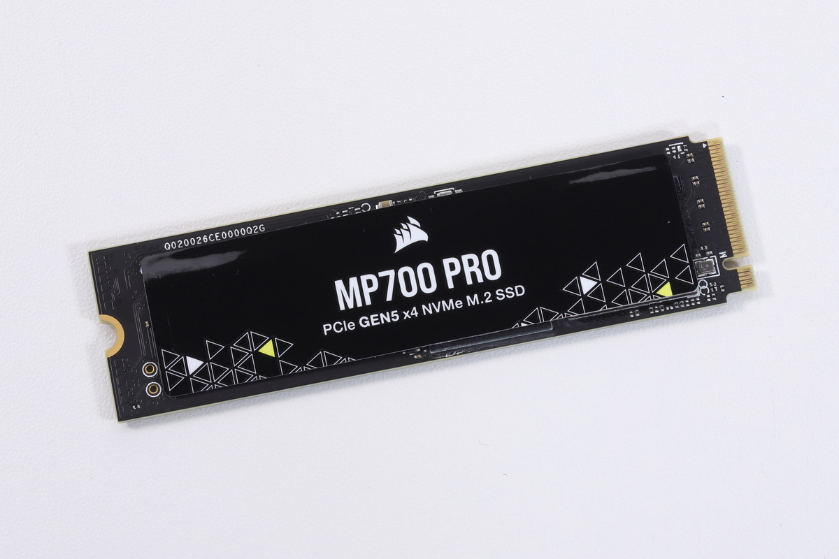SSDはCORSAIRのモデルの中から2TBでPCIe 5.0対応の「MP700 PRO」を用意