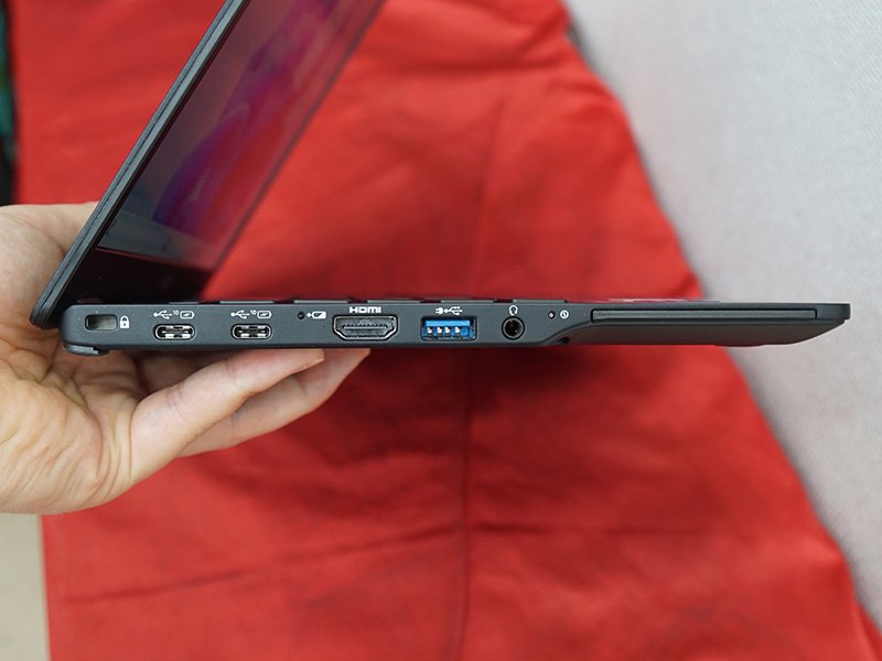 13.3型軽量ノート「LIFEBOOK U9311/F」が42,800円！Core i5-1145G7や