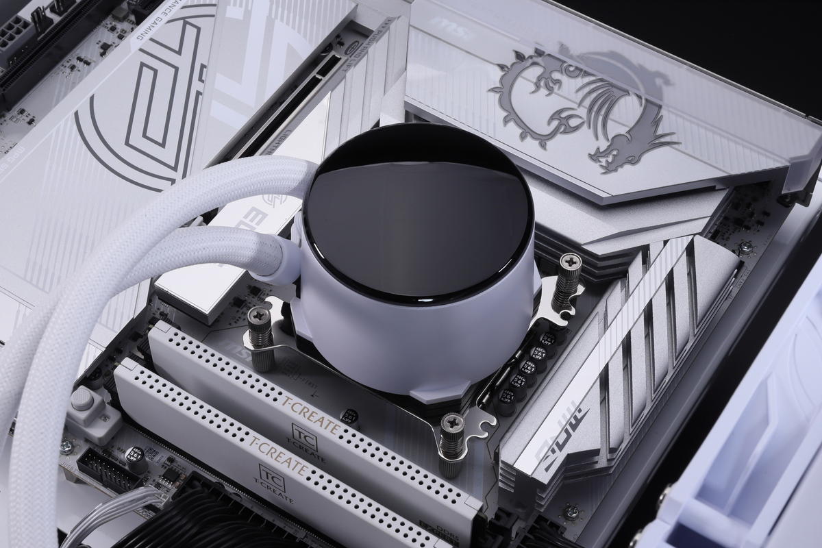 EZ CAPを取り外した状態。これはこれで悪くない見た目だが、リテンションキットのネジに割と存在感がある