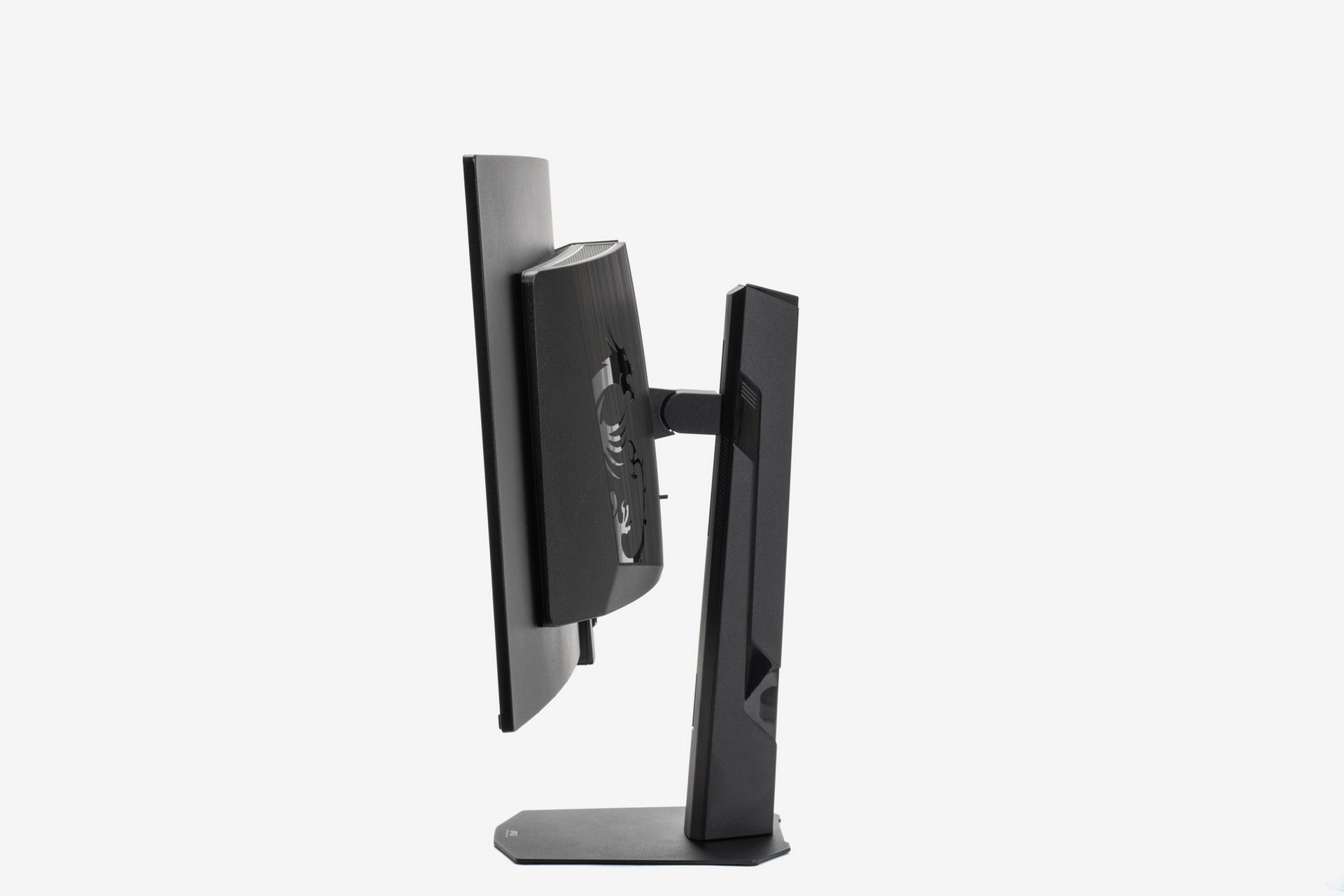 チルトは-5度から+15度まで動かせる