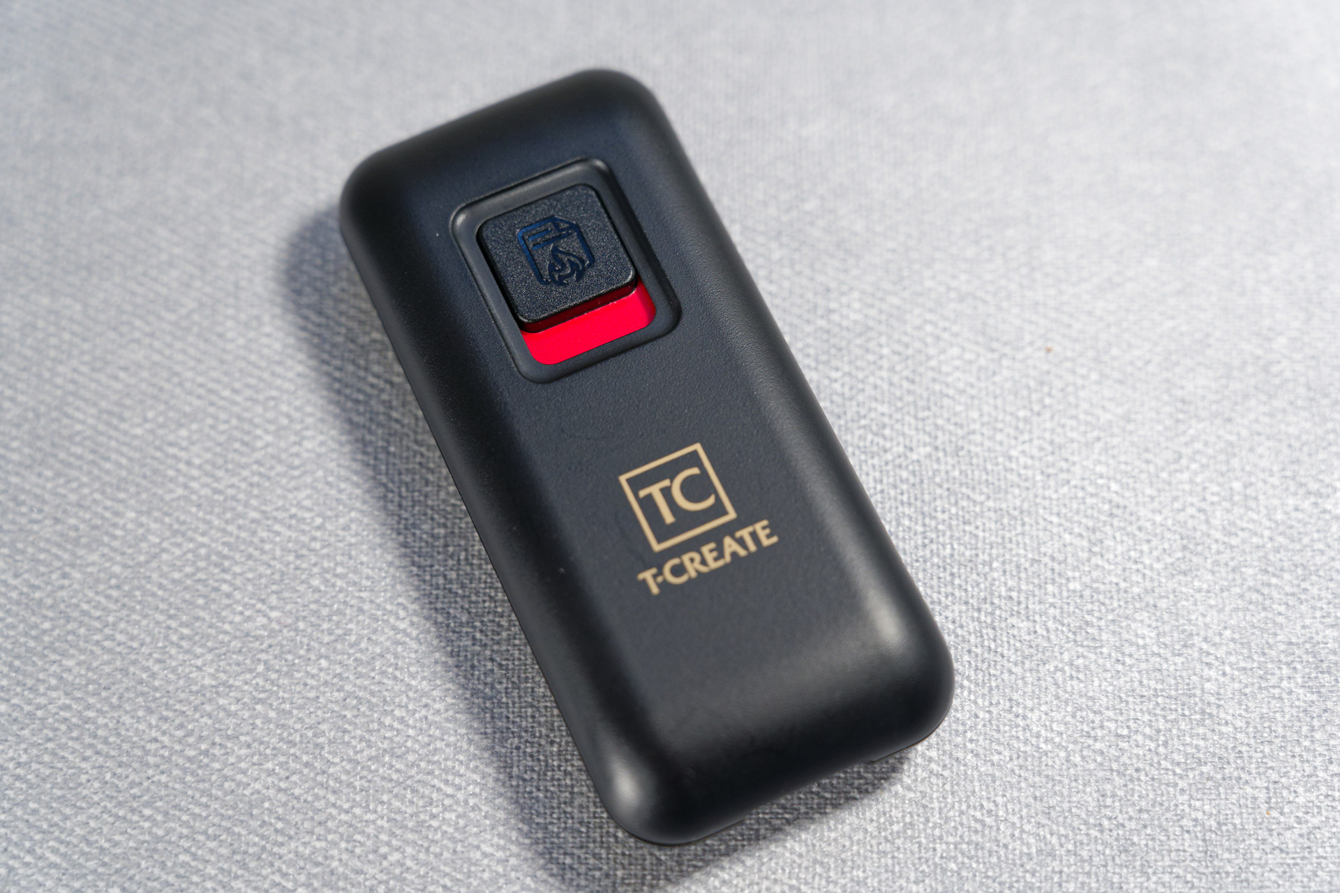 スライドしきった状態。元の位置に戻すことはできなくなる