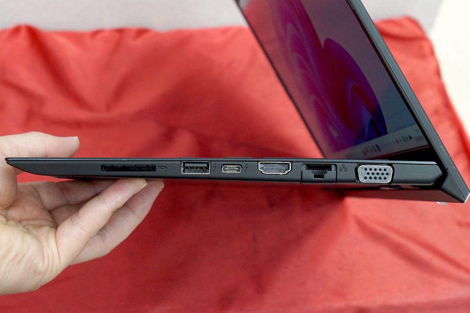 第10世代Core/16GBメモリ搭載の14インチVAIOノート「VJPK13C11N」が
