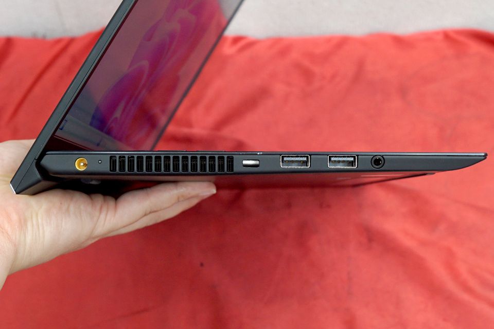 Windowsノート本体 VAIO vjpk13c11n VAIO 超軽量 高速起動フルHD VAIO VJPK13C11N 14型 Core i3-1005G1 8GB