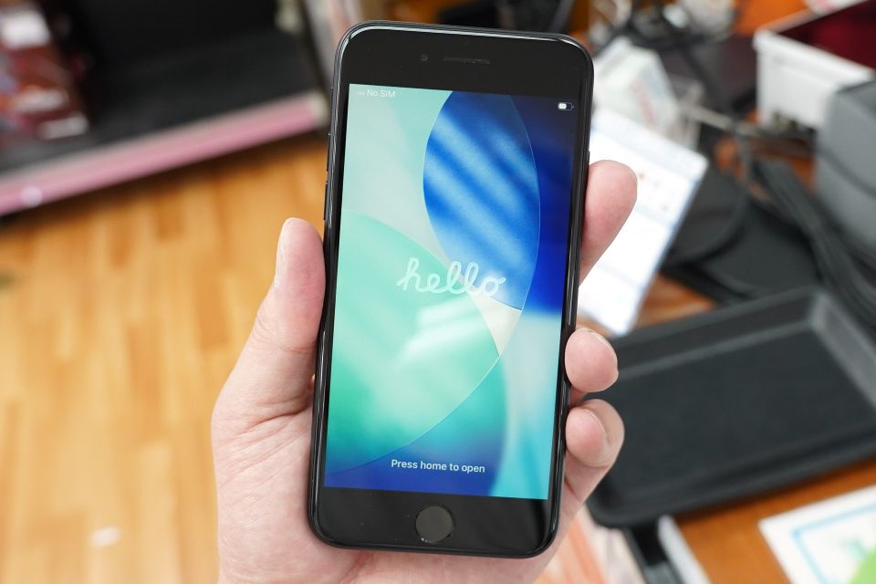 第2世代iPhone SEが12,800円！中古品セール - AKIBA PC Hotline!