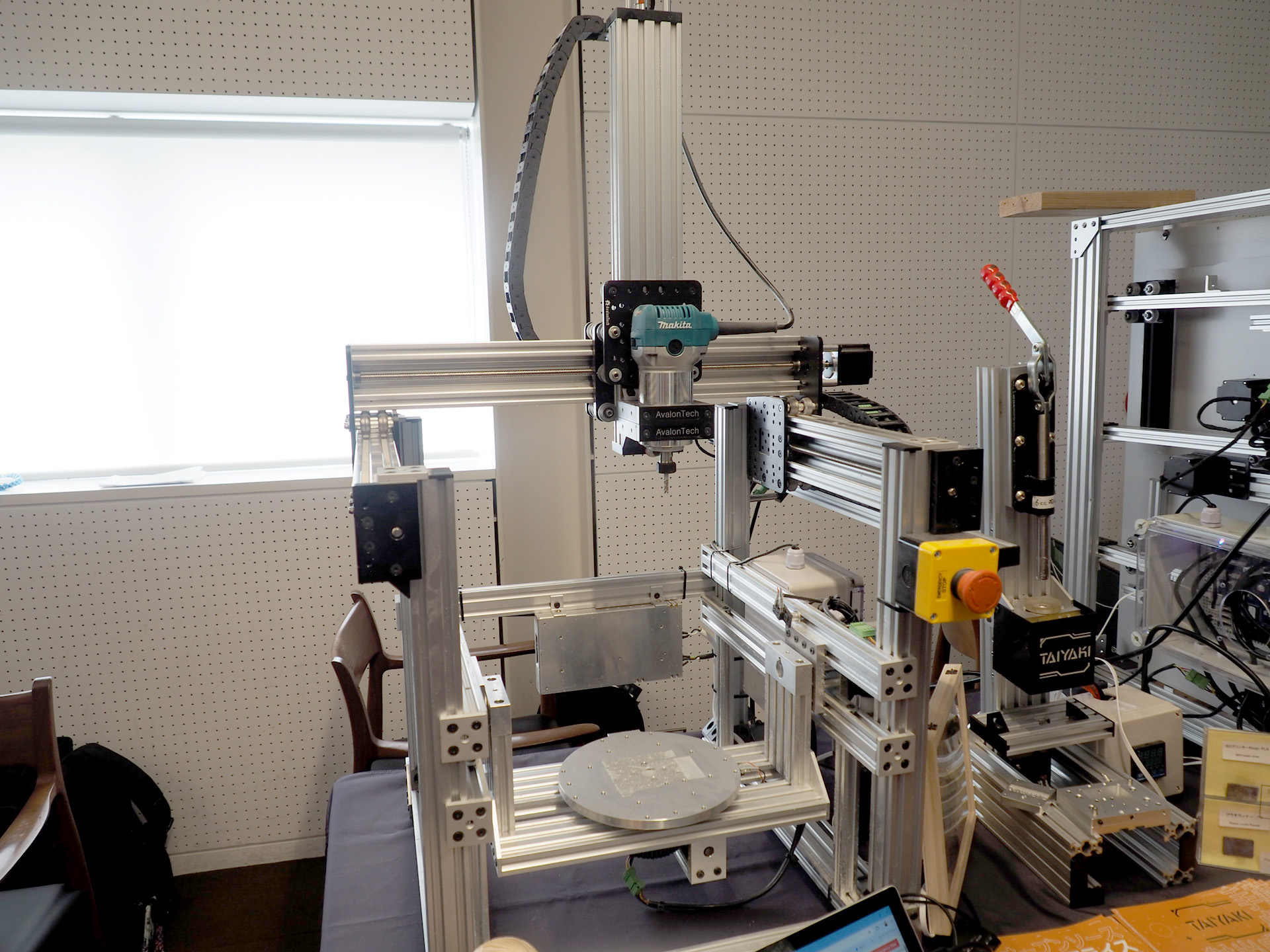 CNC工作機械キットなどを展示していたAvalonTech株式会社のブース