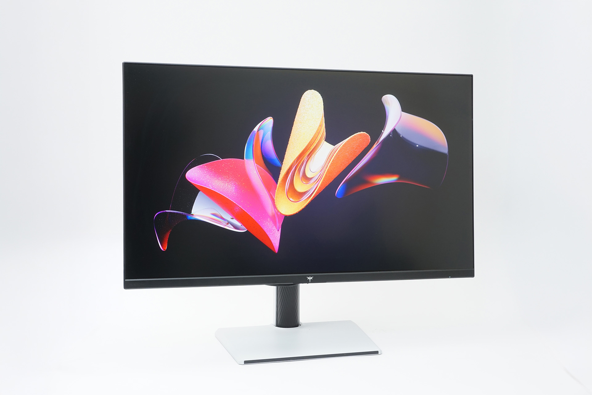 4K/160HzとフルHD/320Hzのデュアルモードに対応する「KTC H27P6」。セールなどを狙えば4万円前後で購入可能という格安の4Kゲーミングモニターだ