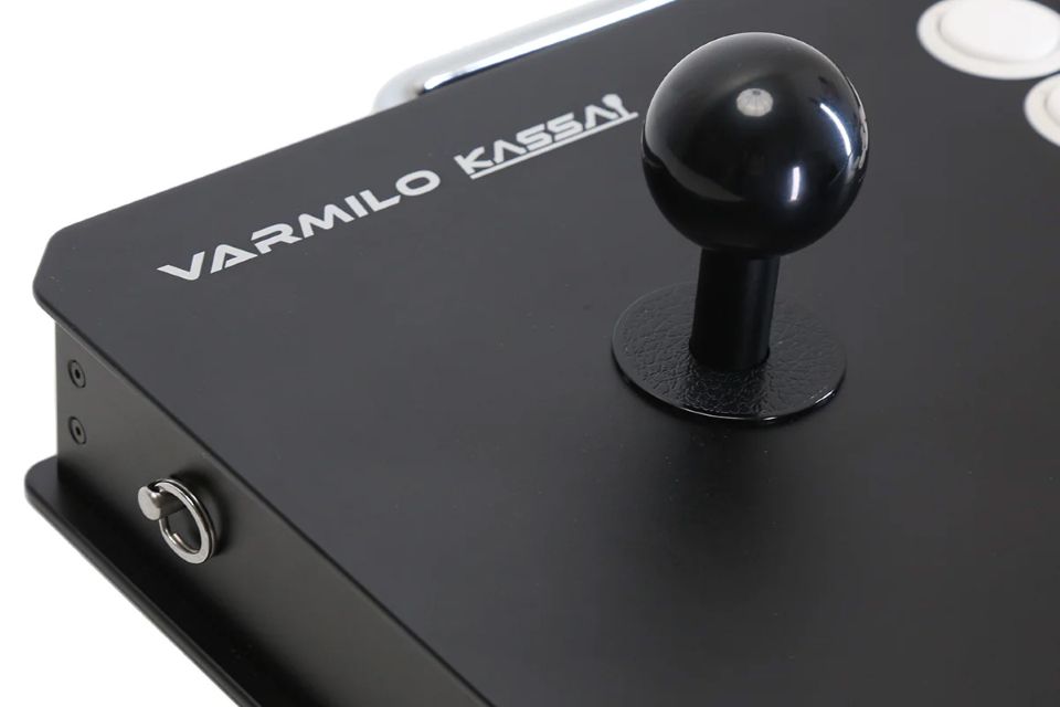 巻取りUSBケーブル内蔵のラピトリ対応アケコン「VARMILO KASSAI」にUSB
