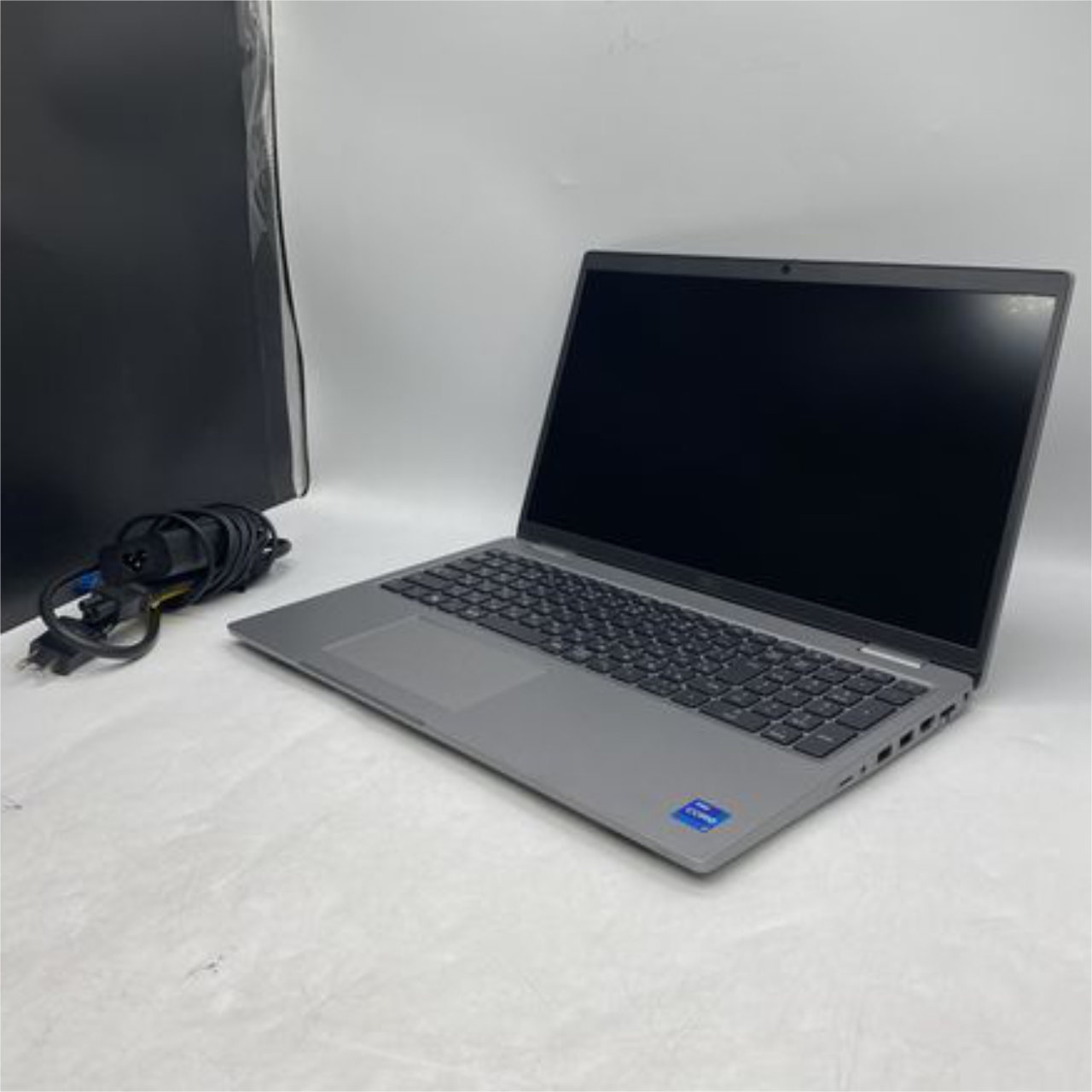 パソコン工房の通販サイトで「Latitude 5520」の中古品が販売中