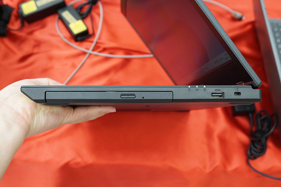 ノートパソコン　I5-10210u Core i5-10210UやDVDマルチドライブ搭載のNEC製15.6型ノートPCが24,800