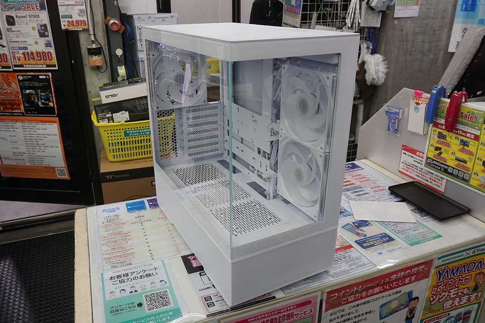 PC部品 4点セット動作は未認品 詳細な説明書に店員もびっくり、センチュリーのピラーレスPCケース