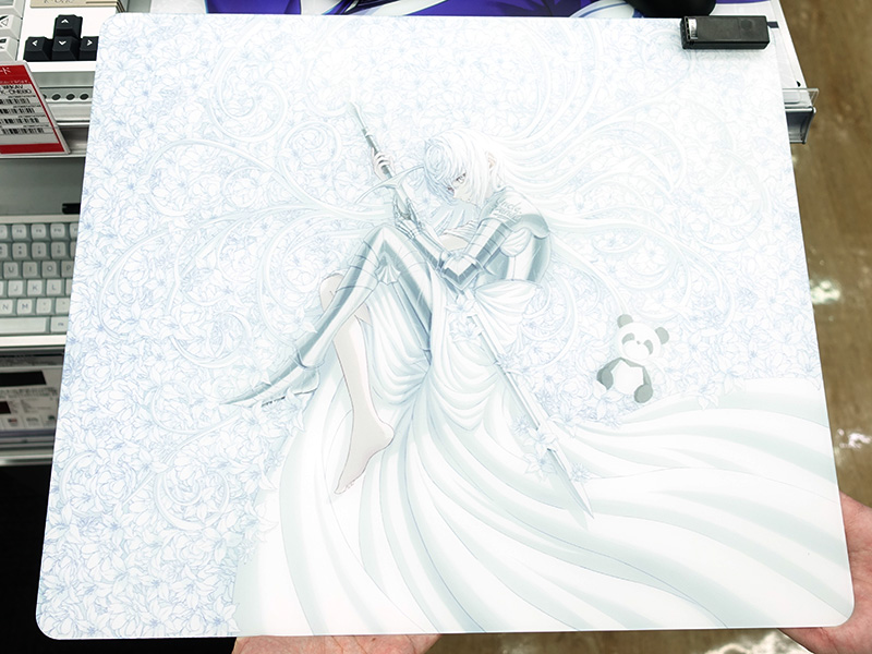 <a href="https://akiba-pc.watch.impress.co.jp/docs/news/news/2046040.html" class="deliver_inner_content i">幻想的なイラストが特徴のUncle Panda製ガラスマウスパッド「P-LUCK」</a>