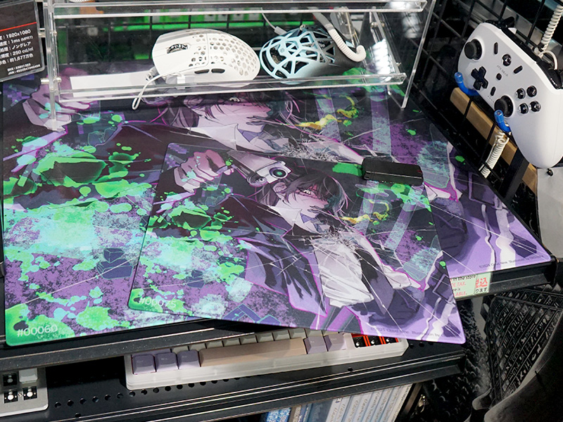 <a href="https://akiba-pc.watch.impress.co.jp/docs/news/news/2074802.html" class="deliver_inner_content i">イラストレーターORIHARA氏監修デザインのガラスマウスパッド</a>