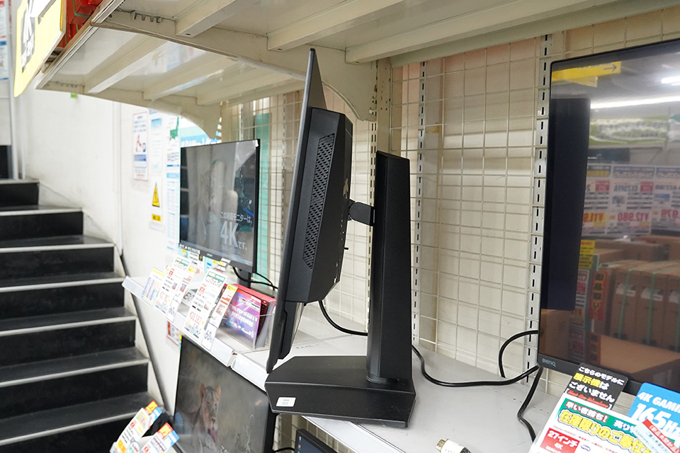 5層タンデムQD-OLEDパネル採用の4Kゲーミングモニター「MAG 272UP QD