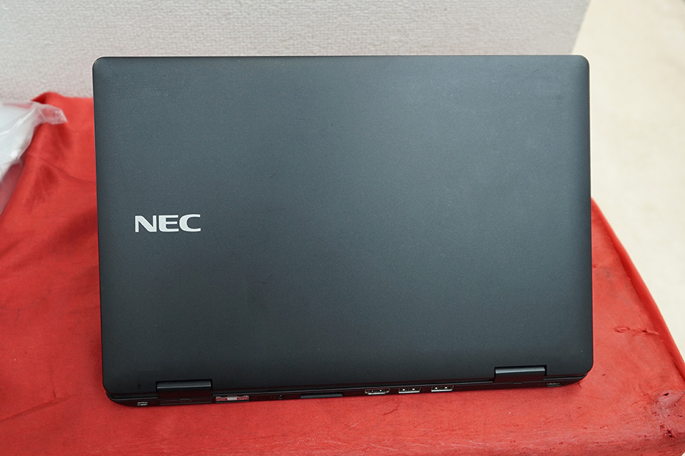 Core i5-1130G7搭載のNEC製12.5インチ軽量ノートPCが34,800円！中古PC