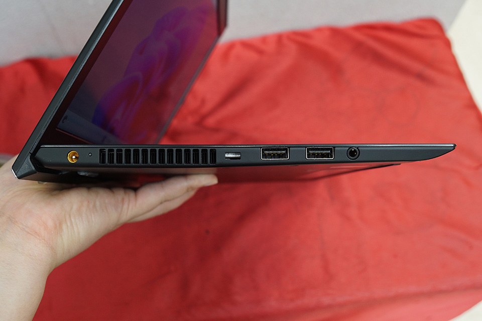Core i5-8250U搭載の12.5インチ「VAIO」が22,800円！中古PCセール