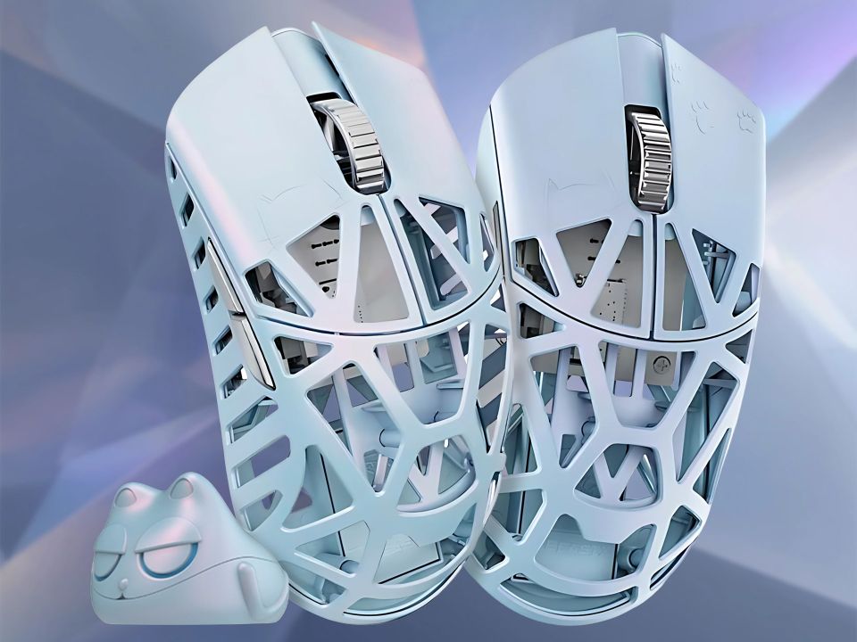 マウス・トラックボール WLMOUSE BEAST X MINI ICE BLUE 34gの軽量ゲーミングマウス「WLMOUSE Beast X Mini Pro」にIceBlueの