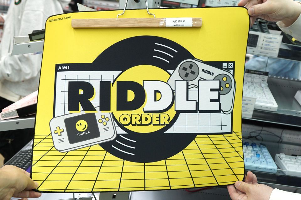 プロチームコラボのゲーミングマウスパッド「RIDDLE×AIM1 陽炎」先行