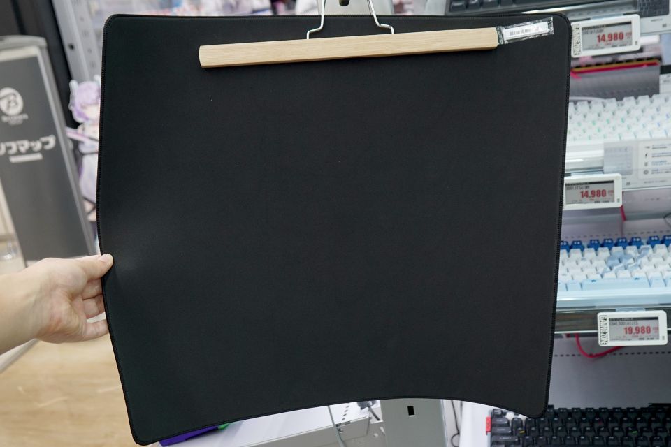 プロチームコラボのゲーミングマウスパッド「RIDDLE×AIM1 陽炎」先行