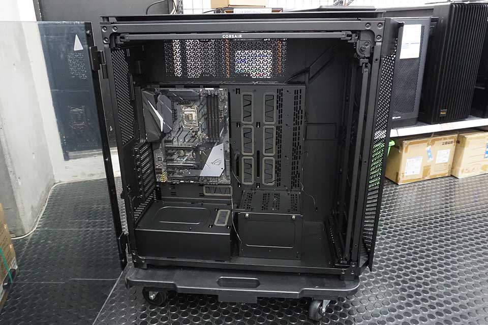 CORSAIRの超巨大PCケース「iCUE LINK 9000D RGB AIRFLOW」がTSUKUMOで