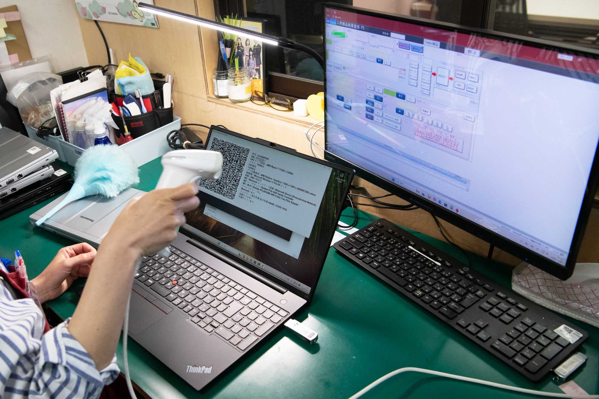 QRコードを介して社内のメインのデータベースに登録される