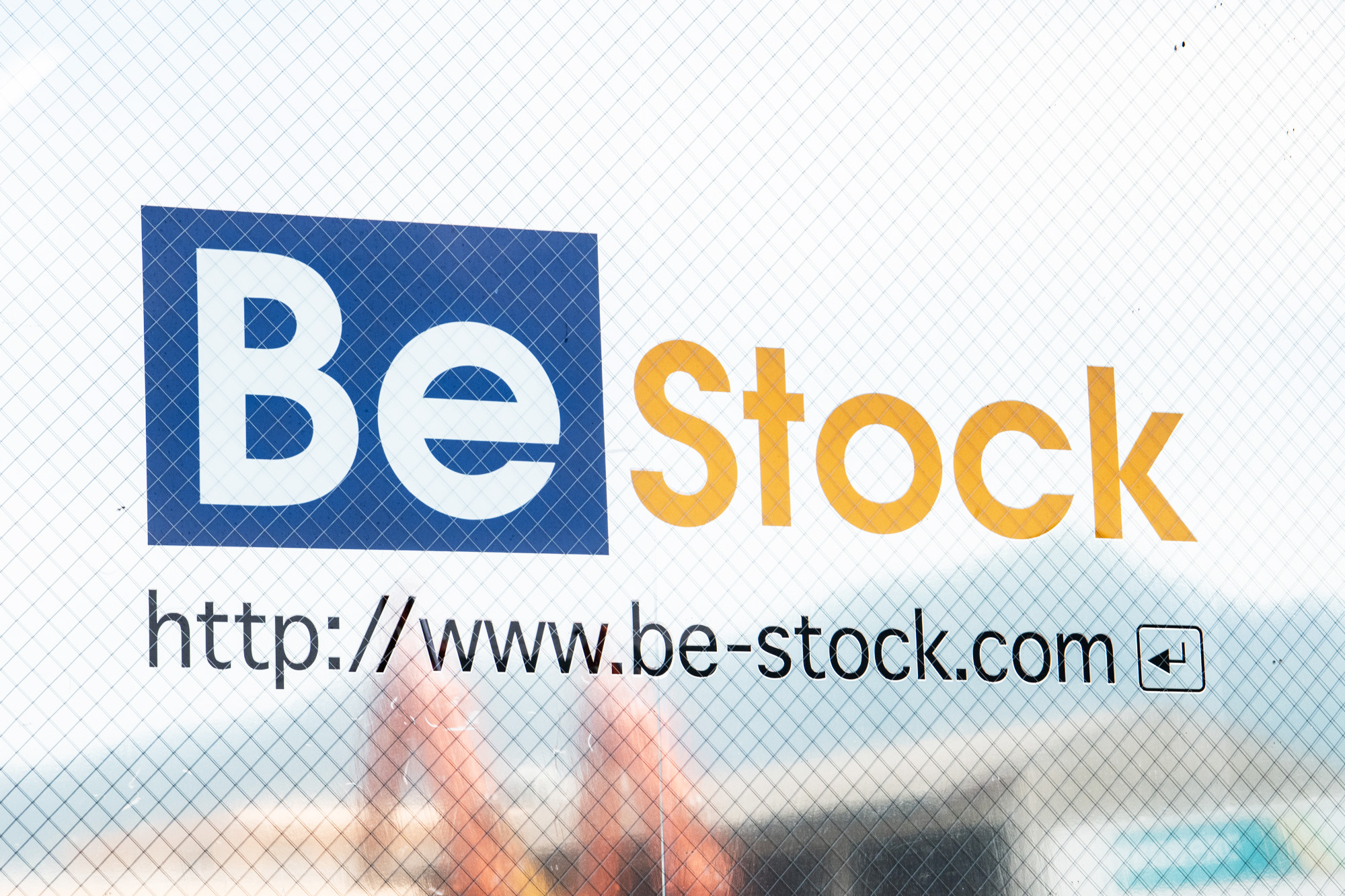 Be-Stockの工場を支えるキーマンの二人に工場内部を紹介してもらった