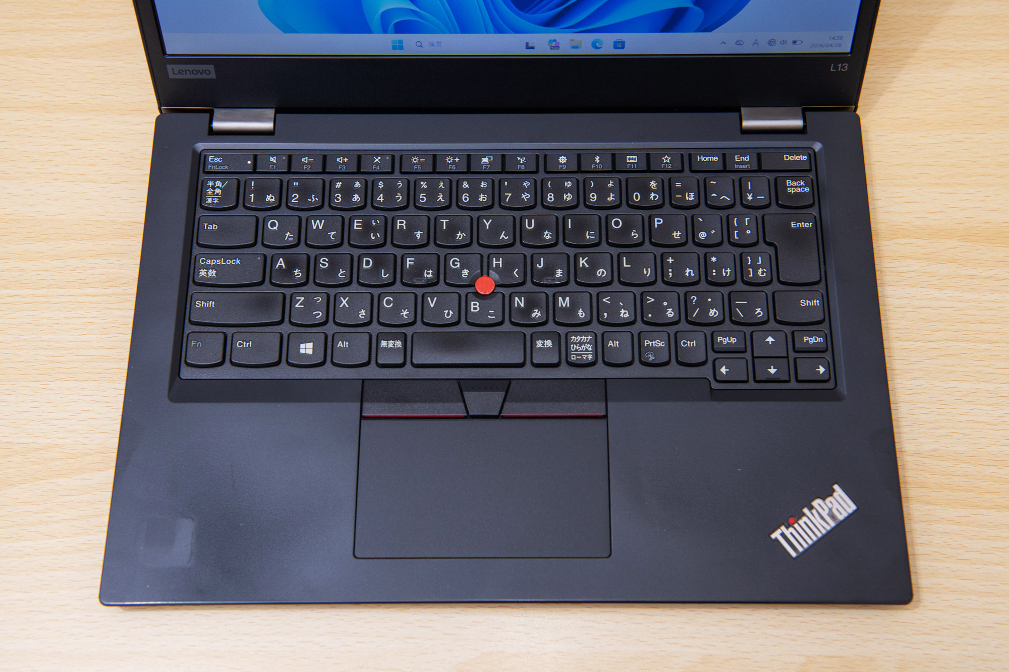 キーボードなどには使用感があるが、動作に支障はない