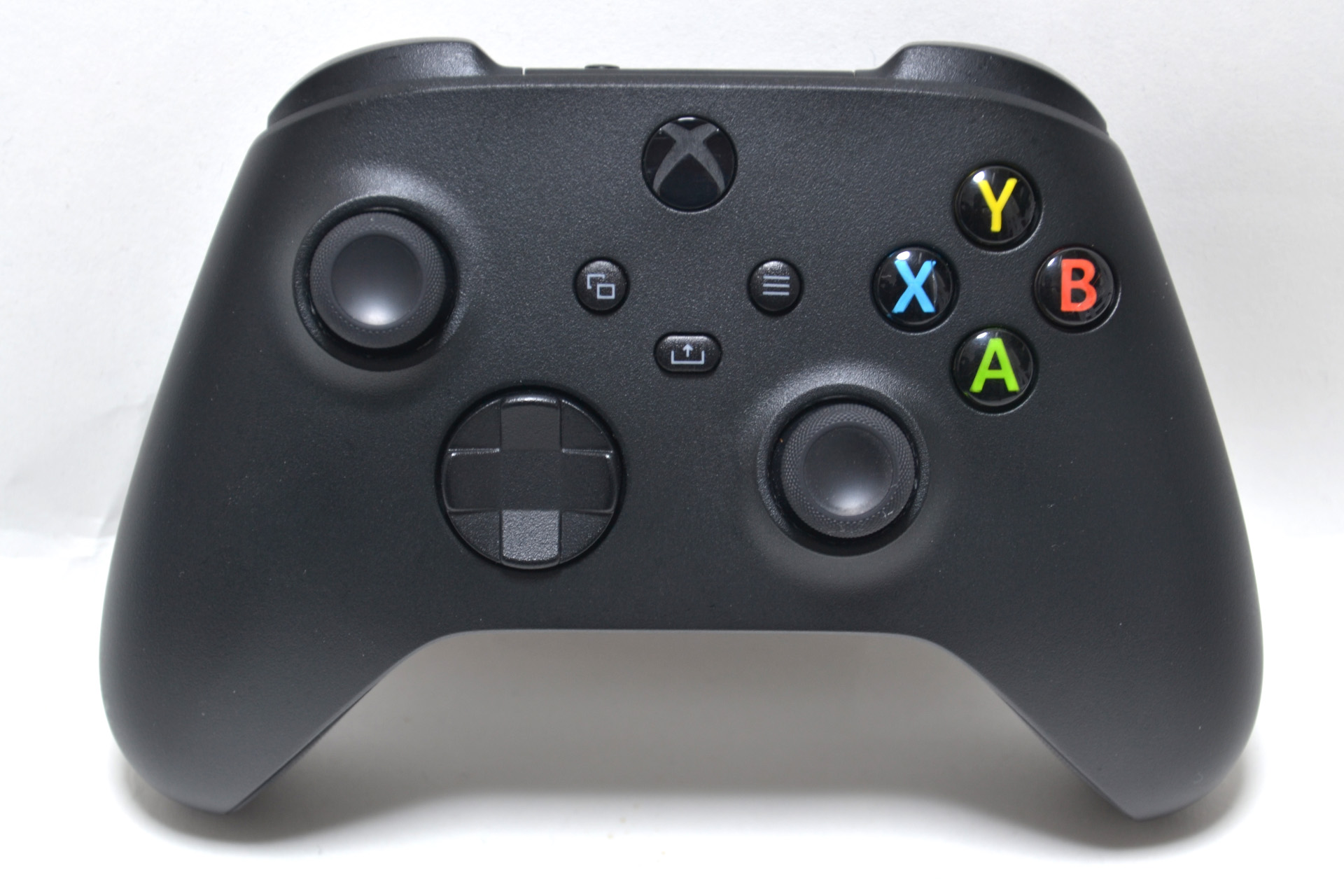 筆者所有の「Xbox ワイヤレス コントローラー」