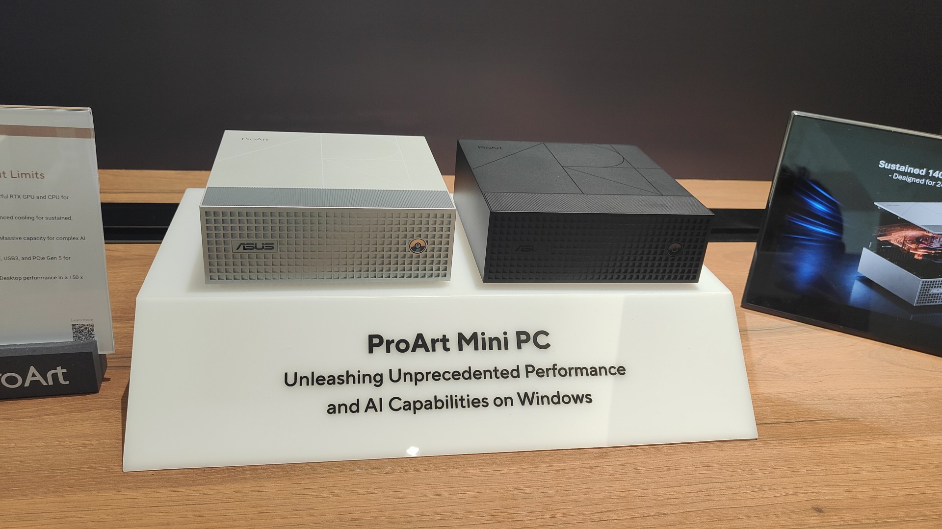 ASUSは小型PC「ProArt Mini PC」も展示