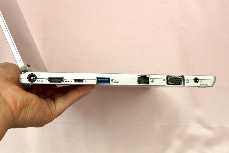 第11世代Core/16GBメモリ搭載の12インチ2in1レッツノートが67,800円