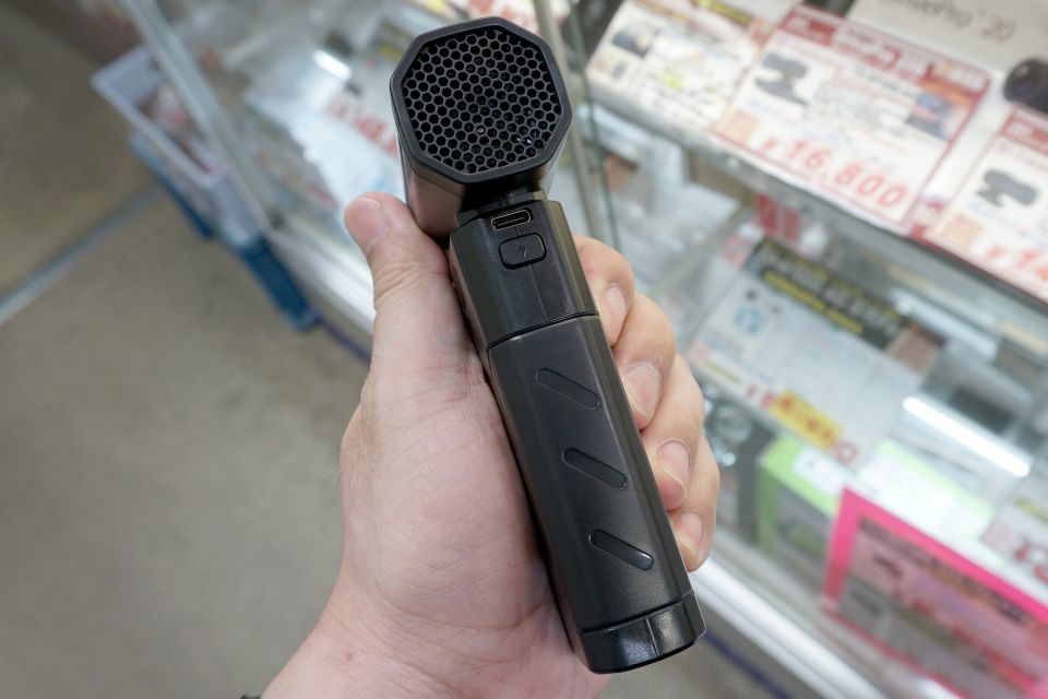 バッテリー内蔵・ターボモード付きの電動エアダスターが1,980円