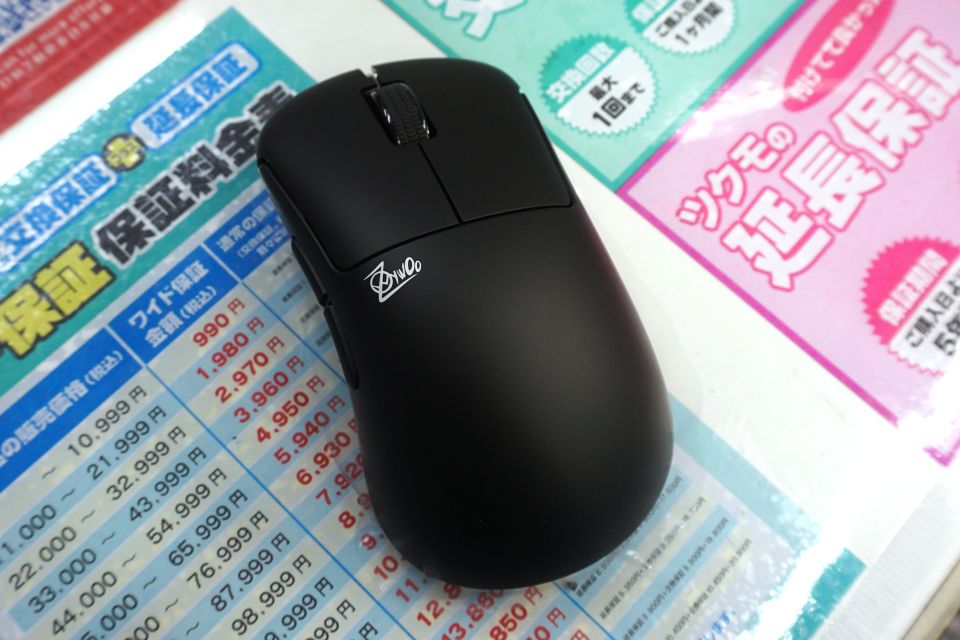 CSプロ監修のエルゴ形状マウス「ZywOo The Chosen Mouse Gen.2」に