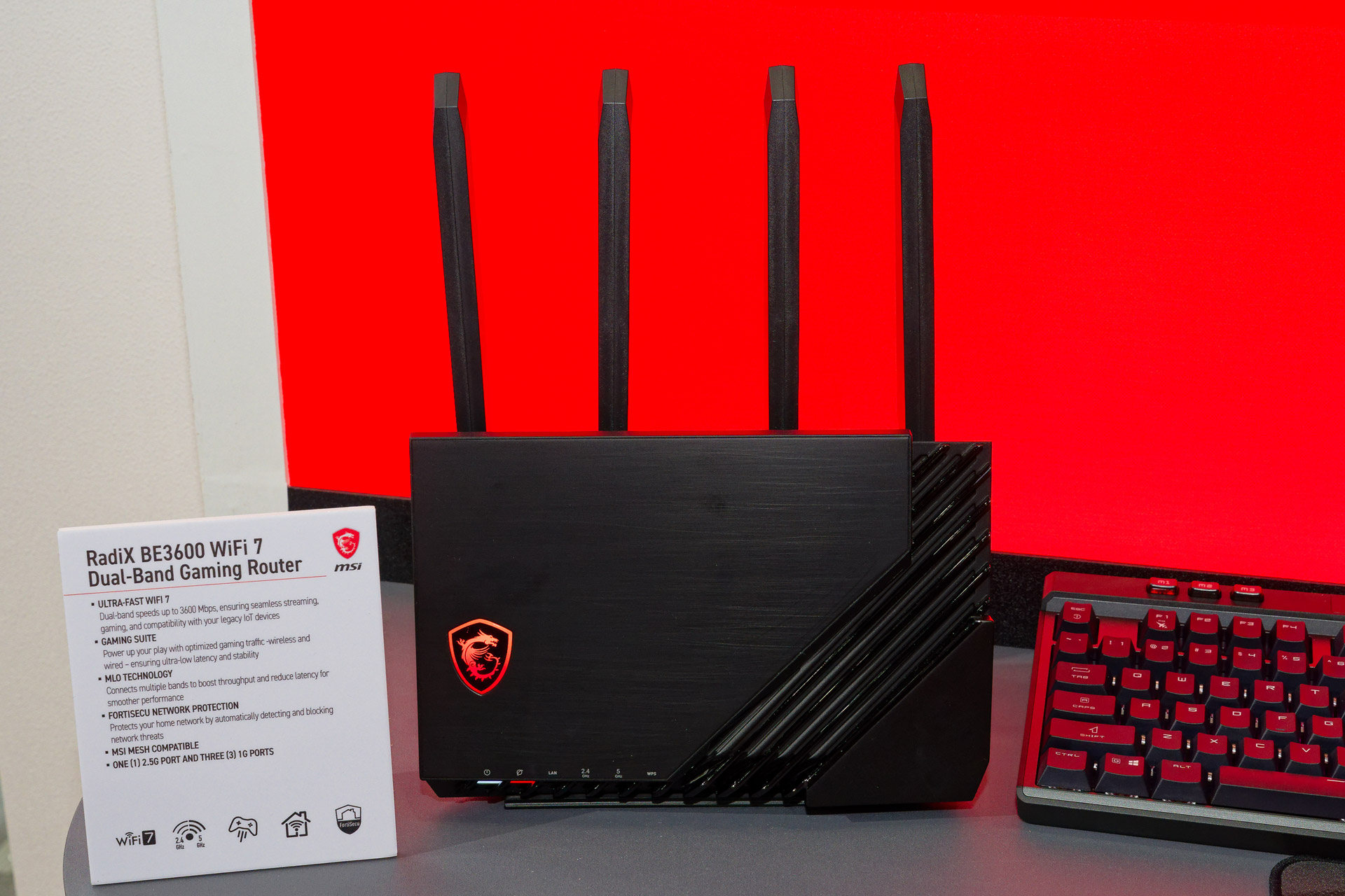 エントリークラスのWi-Fi 7ルーター「RadiX BE3600 WiFi 7 Dual-Band Gaming Router」。6GHzには対応しないがリーズナブルにWi-Fi 7の高速環境を実現