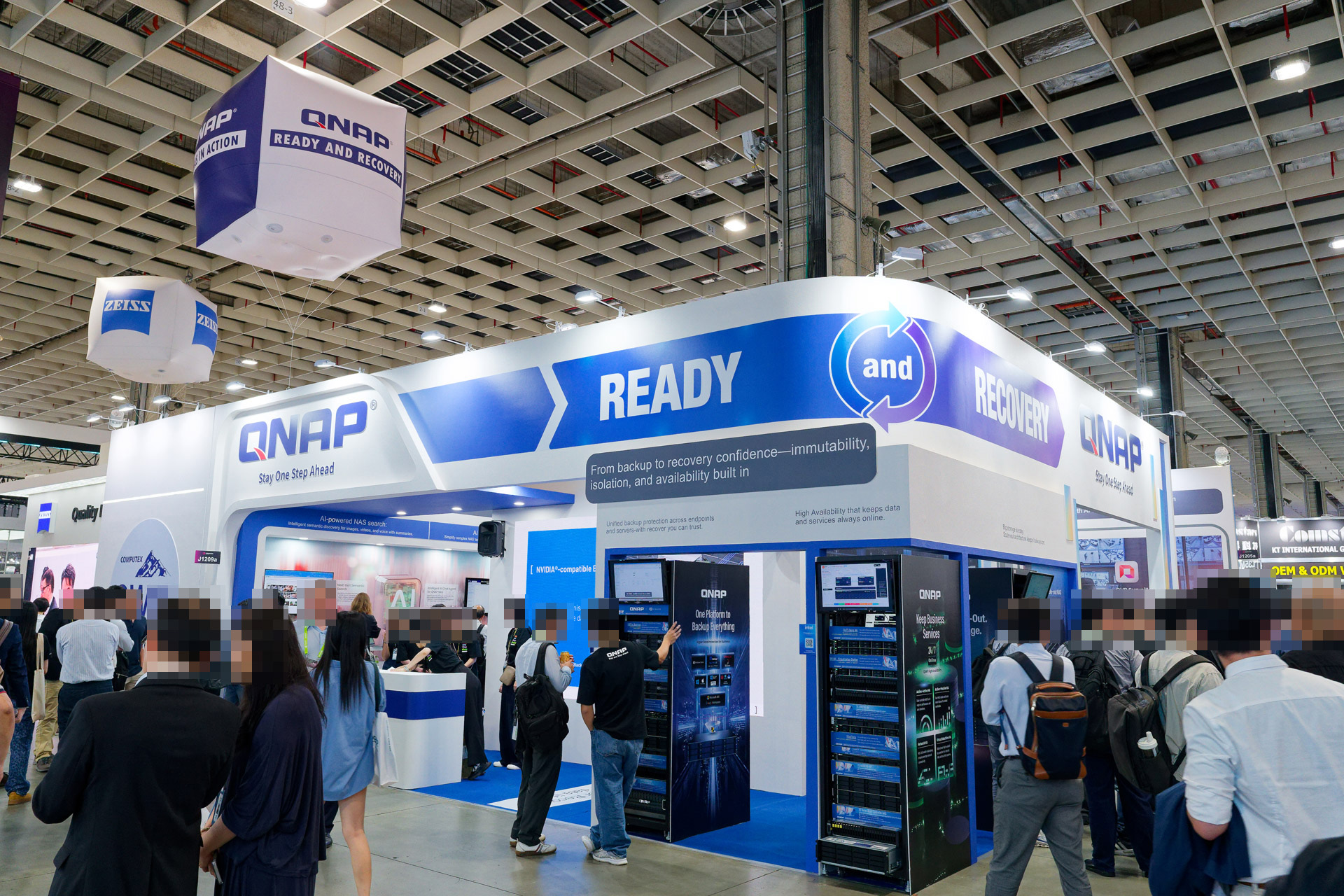 COMPUTEX 2026のQNAPのブース