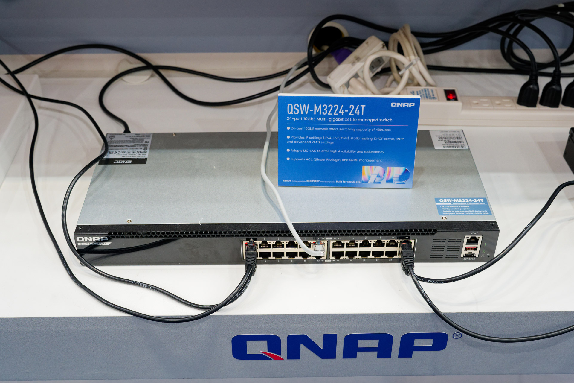 「QSW-M3224-24T」などのスイッチと組み合わせることでNDRを実現する