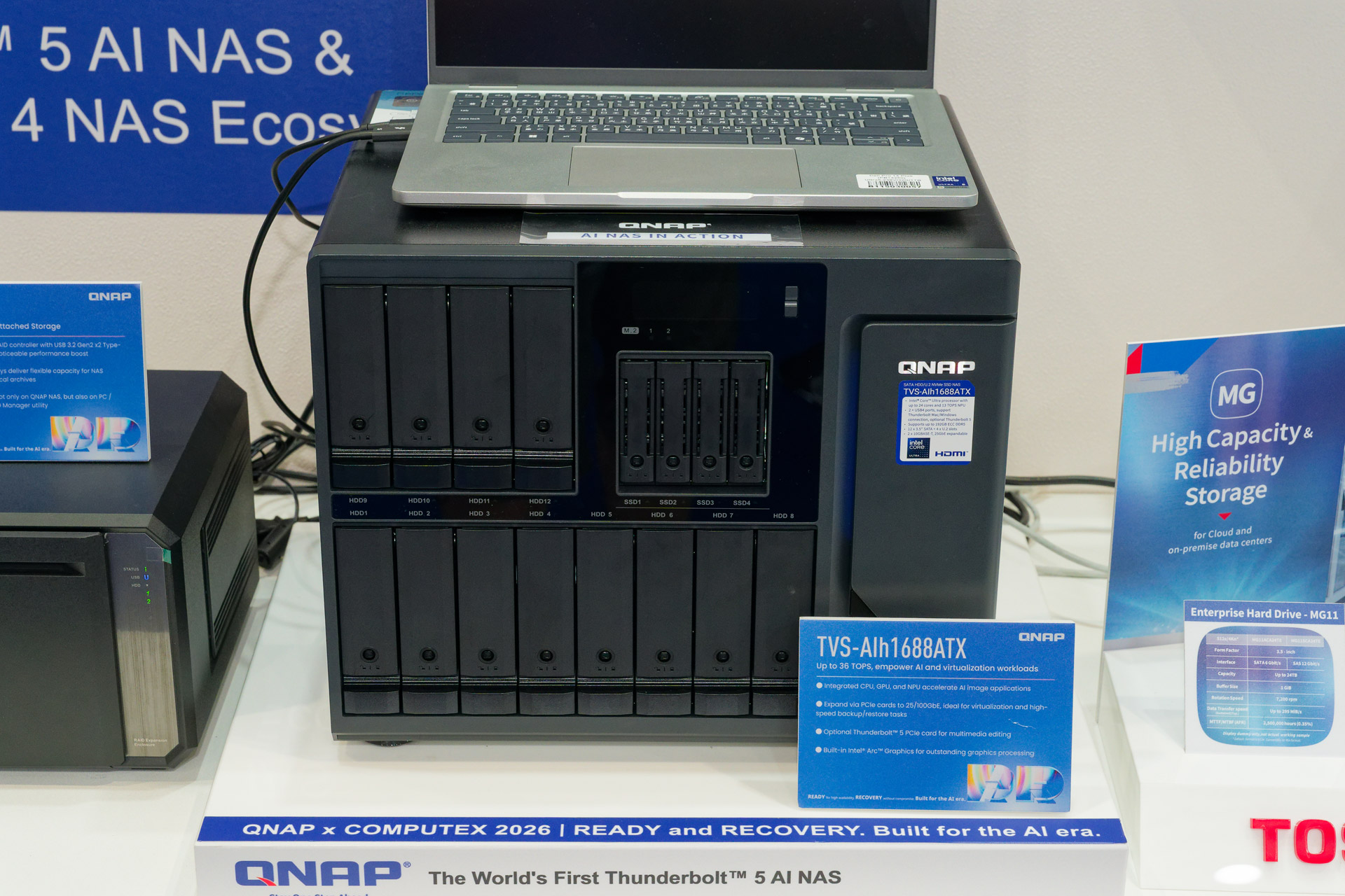 Thunderbolt 5対応のNAS「TVS-AIh1688ATX」。バックアップとなるコールドデータと、共同作業時のアクティブなデータの保管場所を分けられる構造になっており、映像スタジオなどでの導入を見込む