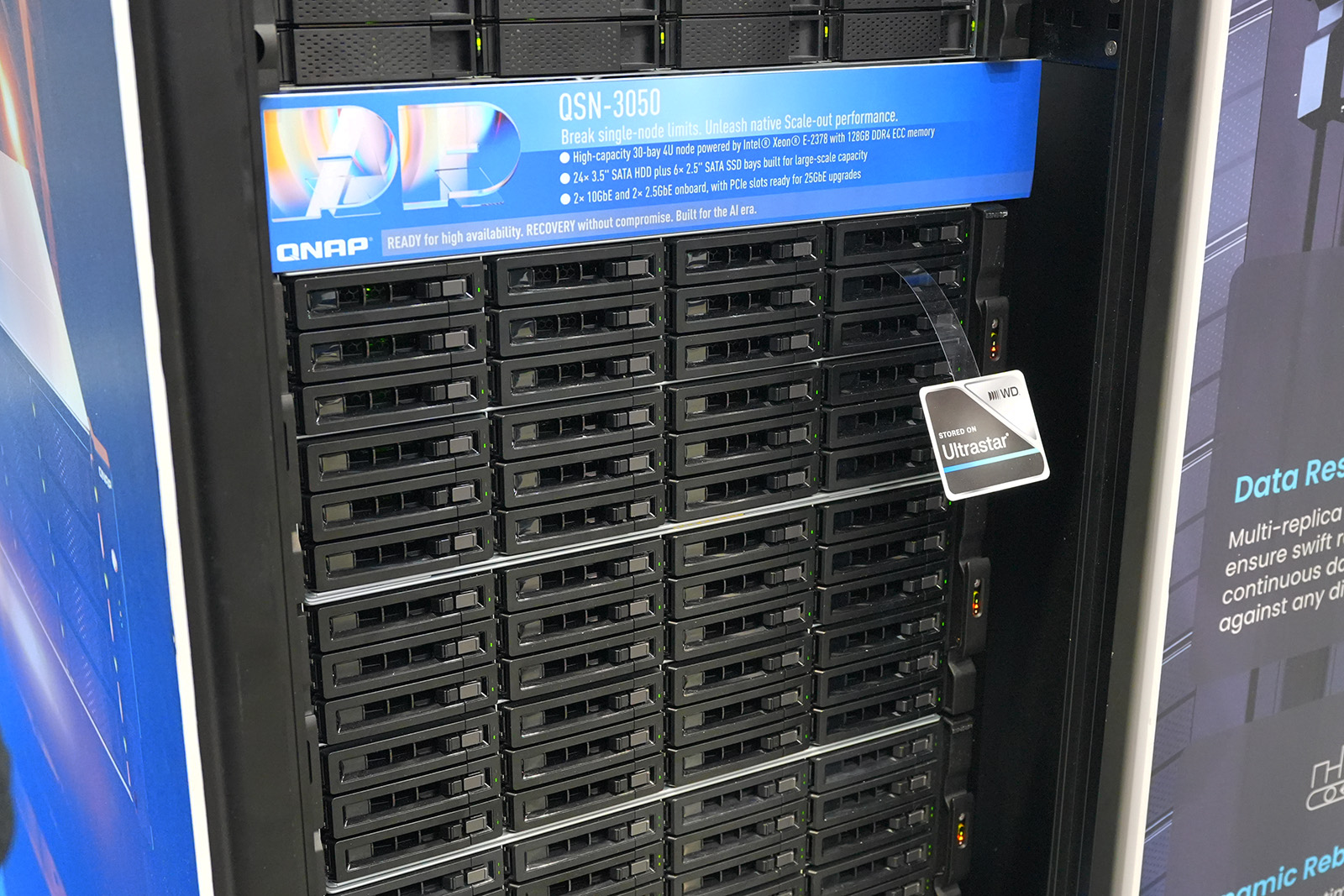 より多くのドライブに対応するスケールアウト型ストレージの「QSN-3050」