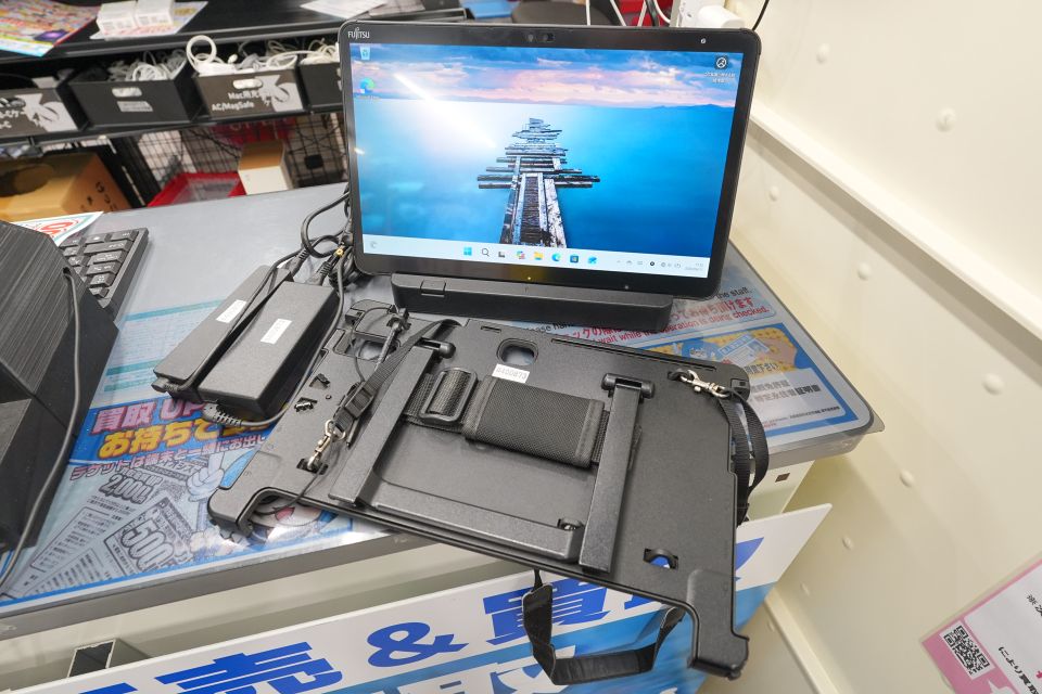 第10世代Core搭載の13.3インチ富士通製Windowsタブレットが27,800円
