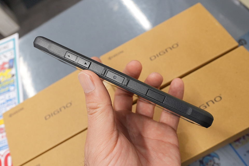 京セラの6.1インチスマホ「DIGNO BX3」が16,800円！未使用品が大量入荷