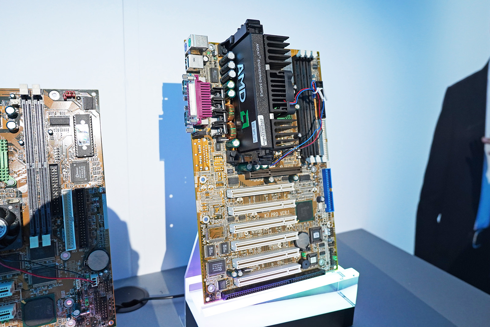 AMD Athlonプロセッサー向けマザーボード「K7 PRO」(2000年発売)